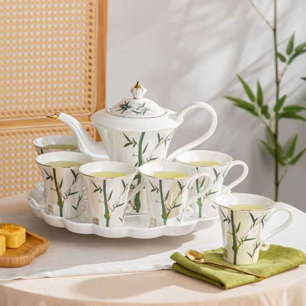 Chinese Ceramic Drinkware Set detail 2