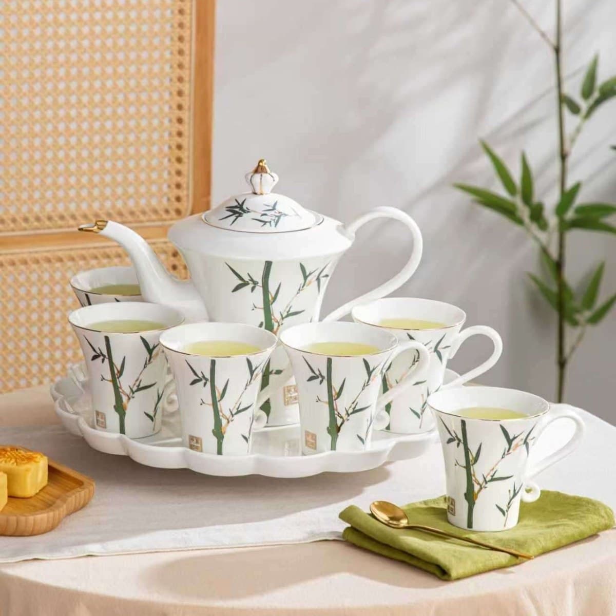 Chinese Ceramic Drinkware Set detail 3