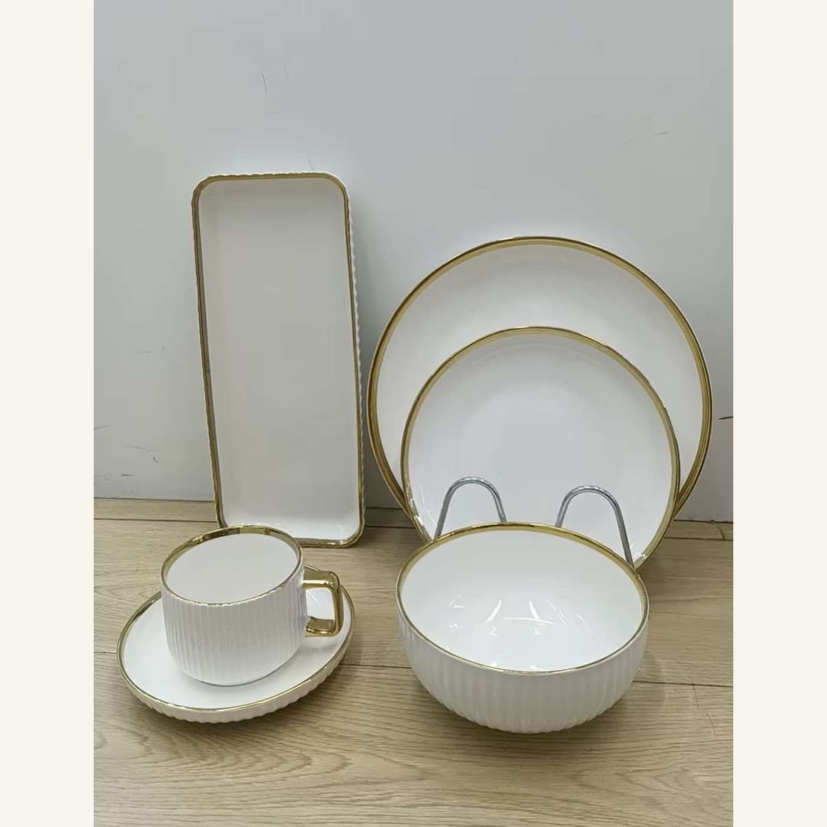 Color Box Ceramic Tableware Set, 32 Pieces detail 3