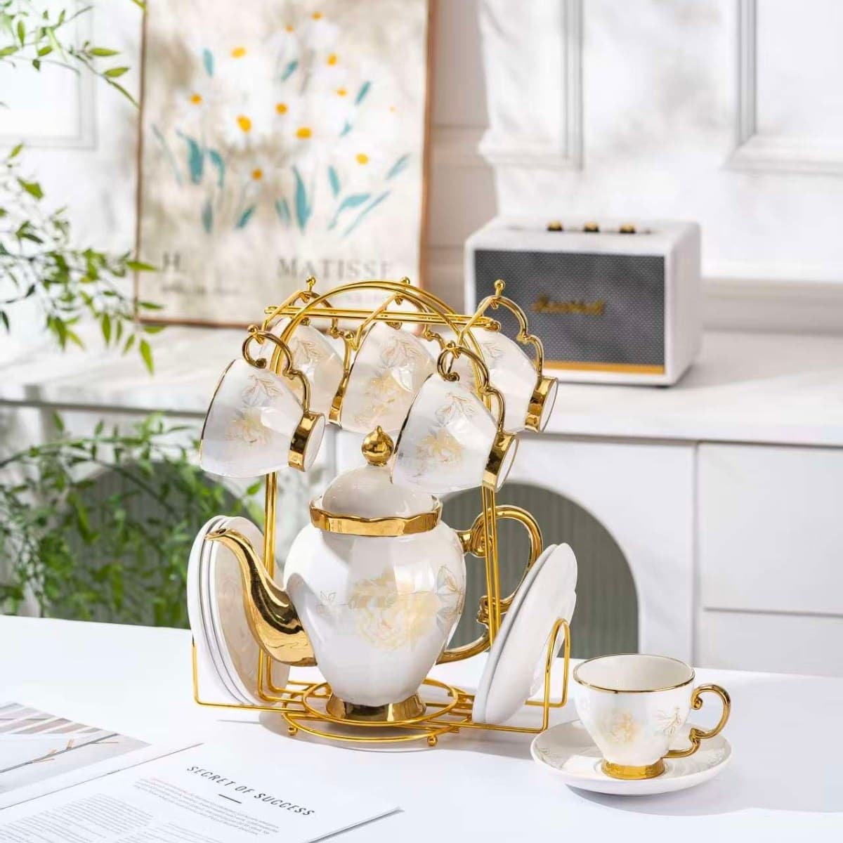 Elegant Ceramic Drinkware Set detail 2