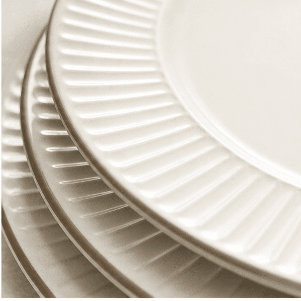 Fluted Ivory Ceramic Dinnerware Set detail 1
